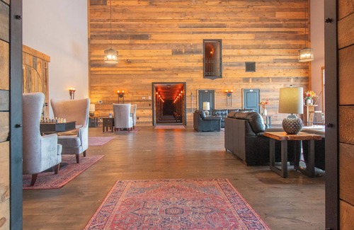 Beach Lake Other | Largest VRBO in the world! 18 bedrooms, 26 bathrooms, 3 pools, sleeps 44+