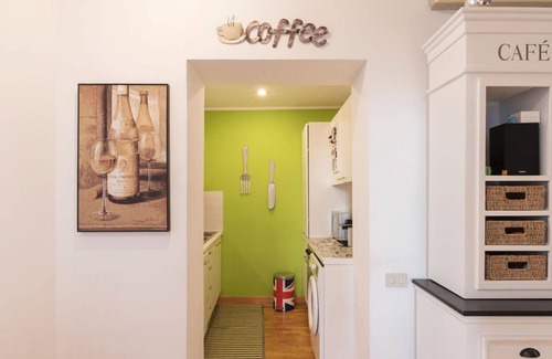 Rione XI Sant'Angelo Apartment | Largo Argentina - Spacious Apt x6 with Terrace!