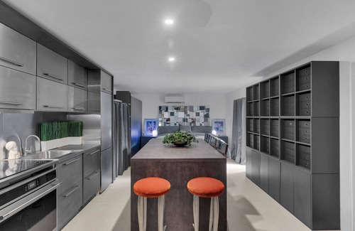 Rock Harbor House | Largo Loft Summary: W