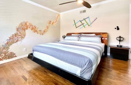 Olde Carlsbad House | Larkspur Down · Cheerful Home-Hot Tub-Play Structure-Walk to Food