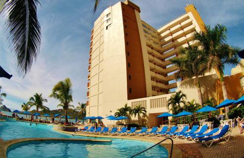 Zona Dorada Resort | Las Flores Beach Resort