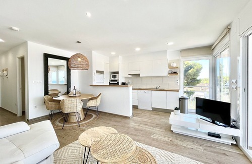 Roses Town Center Apartment | LAS OLAS 2B Roses