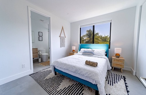 Downtown Fort Lauderdale Villa | Las Olas Designer Home with heated pool - Must!