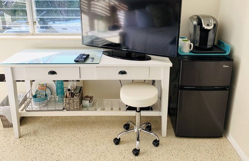Nurmi Isles Apartment | Las Olas Island Studio Apartment -7 blocks to Beach & 5 blocks to Town