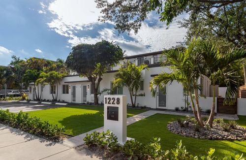 Colee Hammock Apartment | Las Olas Studio