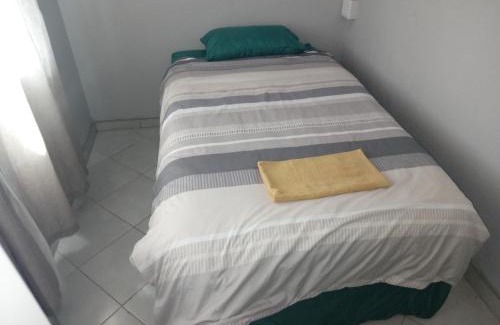 Pretoria West Hotel | Las Palmas Day & Night Guest House