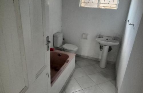 Pretoria West Hotel | Las Palmas Day & Night Guest House