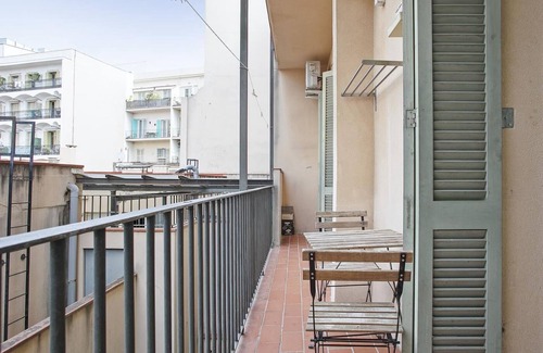 El Raval Apartment | Las Ramblas Barcelona 6pax