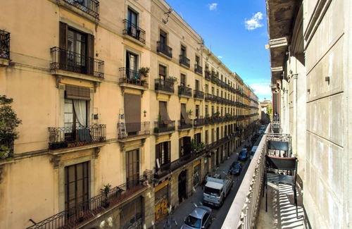 El Raval Apartment | Las Ramblas - Liceo 4 BD with balcony