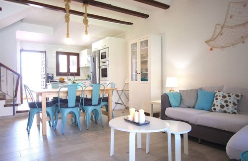 Molinell House | Las Ranas Townhouse by COSTABLANCARENT