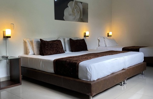 La Florida Hotel | Las Rosas OFFICIAL Boutique (17 BEDROOM)