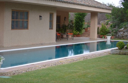 Sevilla la Nueva Ski Chalet | Las Siete Encinas, large villa on the outskirts of Madrid