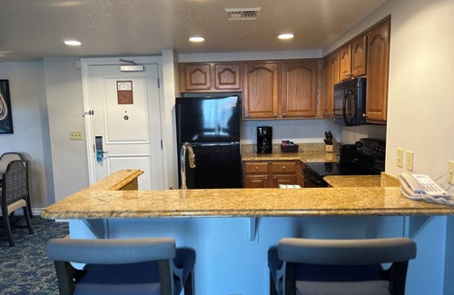 Las Vegas Condo | Las Vegas 2 Bedroom 2 Bath Deluxe condo - near strip