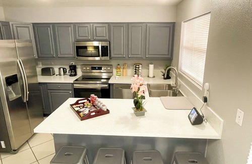 Whitney House | Las Vegas Retreat · Modern 3BR Oasis · 10 Min to Strip · Pet-Friendly & Licensed