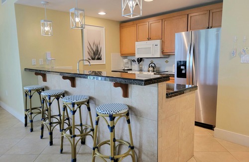 Baytowne Wharf Condo | Lasata 3401-3403 ~ "Suite Sunshine" is your next favorite place to stay!