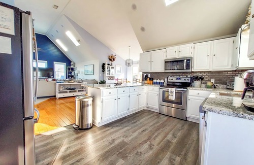 Ocean Sands House | Last 5 Weeks Reduced 3rd Time! 2 Min walk to the Beach! Hot Tub!