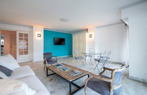 Cannes City Centre Apartment | Last floor sea view - 100m Croisette and beaches - 5 min Palais