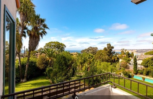 Country Club House | Last Minute Deals/A/C/Hot Tub/Close to All