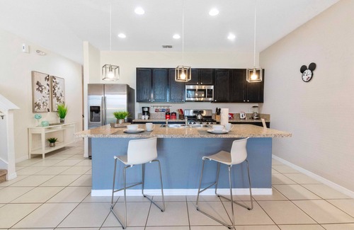 Loughman House | Last Minute Disney Getaway! Townhouse with Private Pool. Book Now! #93975