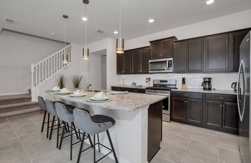 Loughman House | Last Minute Disney Getaway! Townhouse with Private Pool. Book Now! #119401