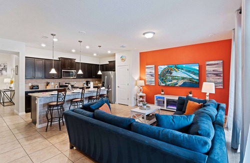 Loughman Villa | Last Minute Disney Getaway! Private Pool & Themed Bedrooms. Book Now! #120043