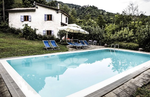 Castelnuovo di Garfagnana Villa | LAST MINUTE Lavender house by 'Zen in Jazz!', villa with pool