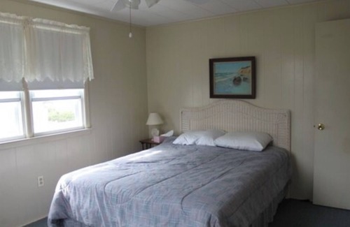 North Beach Haven Apartment | Last minute rental for Labor Day week Sat 9/2-9/9