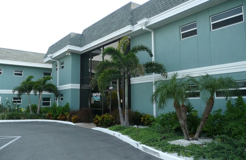 Belle Vista Condo | Last minute special! Walk Out To Beach - Pool Free Wifi & Laundry
