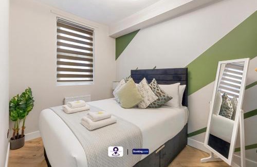Shaftesbury Apartment | Last-Minute Specials ! Last Chance l Lavender Hill l Exclusive Deal on 2 Bedroom, High Spec Luxury Flat By Finesse Stays Short Lets & Serviced Accommodation London With Free WiFi