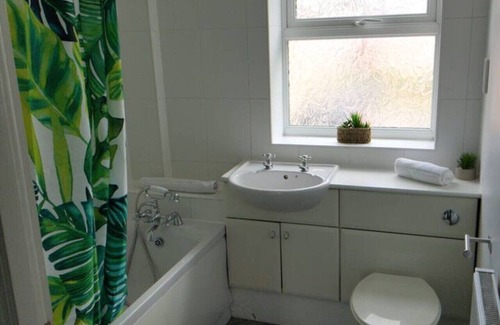 Appleton House | Latchford Mews - Vibrant & Modern Four Bed House