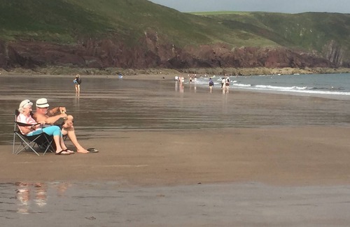 Pembroke House | Late Availability for Chalet on family friendly beach
