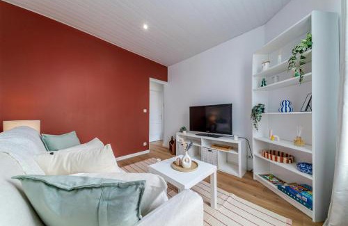 Epinay-sur-Seine Apartment | LAtelier dEpinay Terracotta - Near Paris