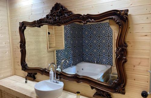 Ayvalik City Center Hotel | Latibule Adahan Guest House