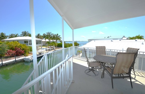 Cudjoe Key House | LATITUDE ADJUSTMENT