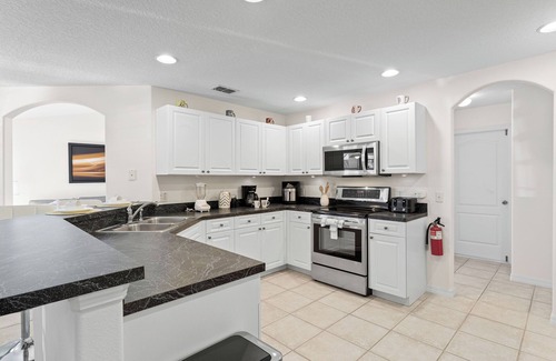 Tuscan Ridge House | Latitude Adjustment Tuscan Ridge – Private 4 BDR w/Pool and Spa!