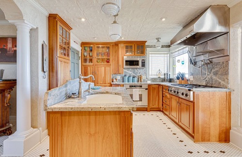 Kahnway Heights House | "Latitude Change" - Luxury Oceanfront Home - 4BR/2.5BA