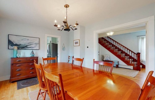 Pemaquid Beach House | Laughton House & Cottages