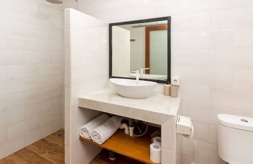Hauula House | Laule‘a Hale - Beachfront | Pool | AC