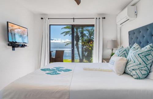 Wailuku House | Lauloa 105 · LOA 105 2BD OceanFront Getaway w AC Pool