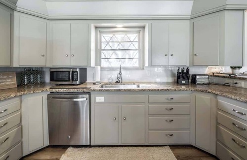 Lubbock House | Launch Pad - 4 BR/2.5 BA - Close to Campus