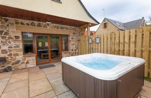 Linlithgow Apartment | Laurel Cottage at Williamscraig Holiday Cottages