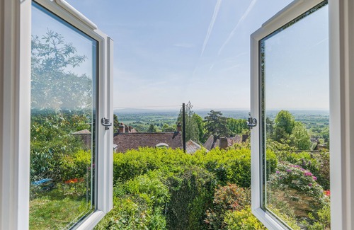 Little Malvern House | Laurel Cottage - The Retreat