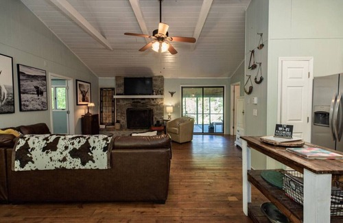 Deep Gap Cabin | Laurel Creek Cottage - Fenced Yard, River Sounds! Screened Porch - VIEW - Fiber WIFI