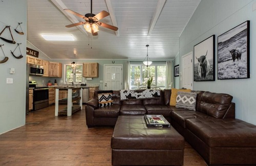 Deep Gap Cabin | Laurel Creek Cottage - Fenced Yard, River Sounds! Screened Porch - VIEW - Fiber WIFI