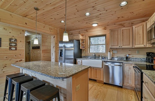 Black Mountain Cabin | Laurel Creek Falls | Pet-Friendly Log Cabin with Hot Tub, Fire Pit & Views!