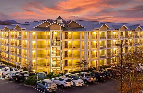 Pigeon Forge Resort | Laurel Crest Vacation Resort in the Smoky Mountains.