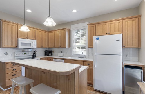 Laurel Grove House | Laurel Grove, Walk to Pool, 6-Seat Golf Cart