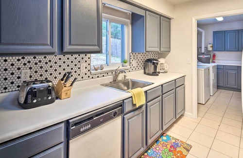 Laurel Park House | Laurel Park Home: 2 Mi to Downtown Hendersonville