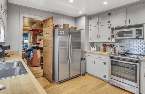 Highlands Cabin | Laurelwood | Desirable Highlands Country Club Location