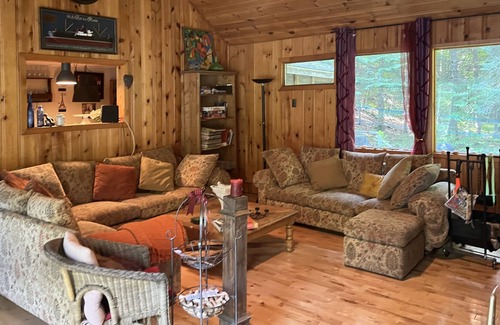 Les Pays-d'en-Haut Regional County Municipality Cottage | Laurentian getaway